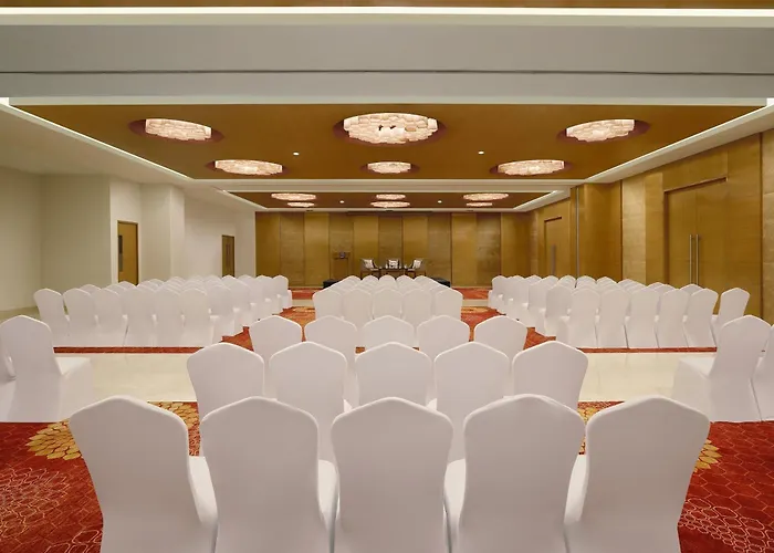 Four Points By Sheraton Hotel And Serviced Apartments Pune